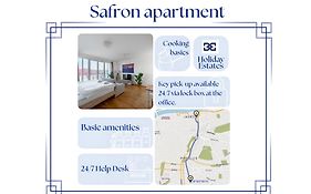 Sunny Safron Apartment