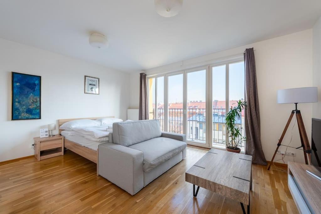 Sunny Safron Apartment Prag Exterior foto