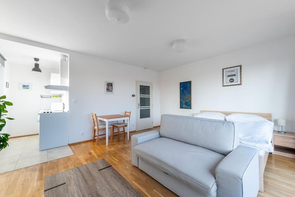 Sunny Safron Apartment Prag Exterior foto